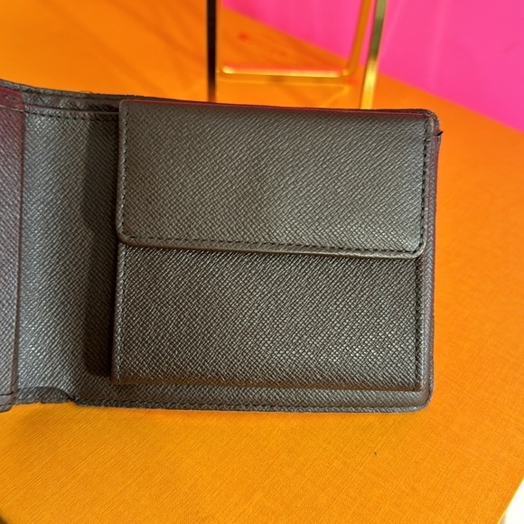 Louis Vuitton Damier Bifold Man’s wallet XL size Bif wallet for big man. - Picture 4 of 16